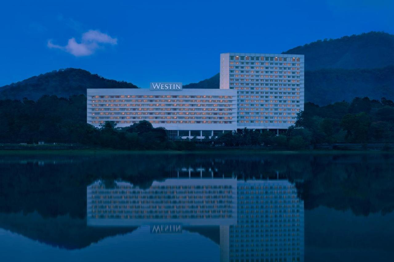 The Westin Mumbai Powai Lake Hotel Exterior photo