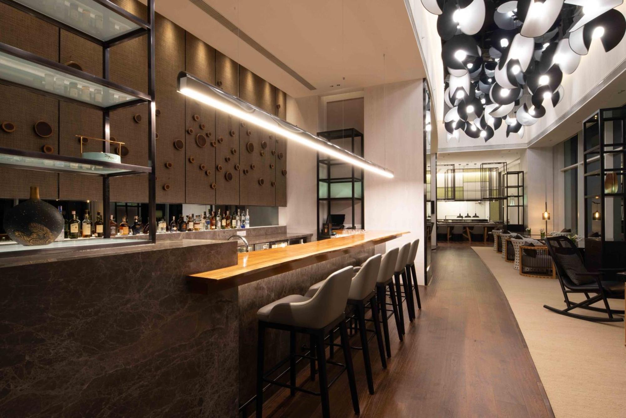 The Westin Mumbai Powai Lake Exterior photo