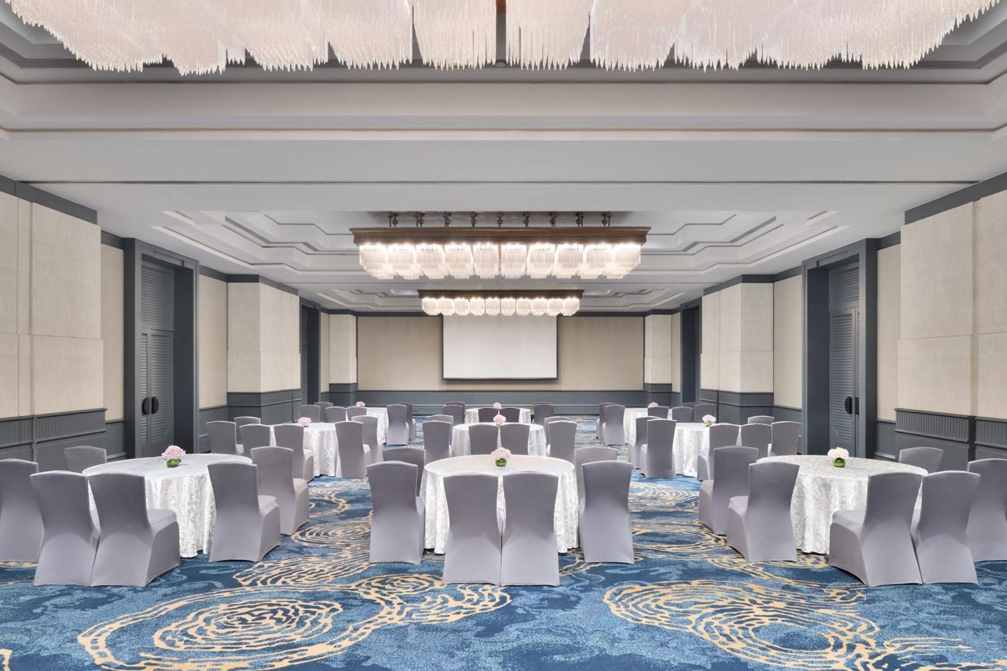 The Westin Mumbai Powai Lake Exterior photo