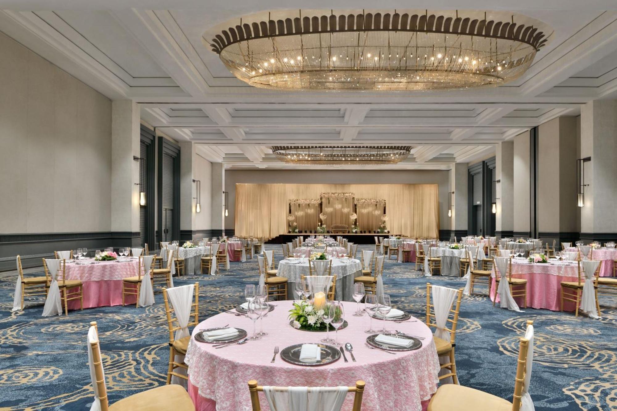 The Westin Mumbai Powai Lake Exterior photo