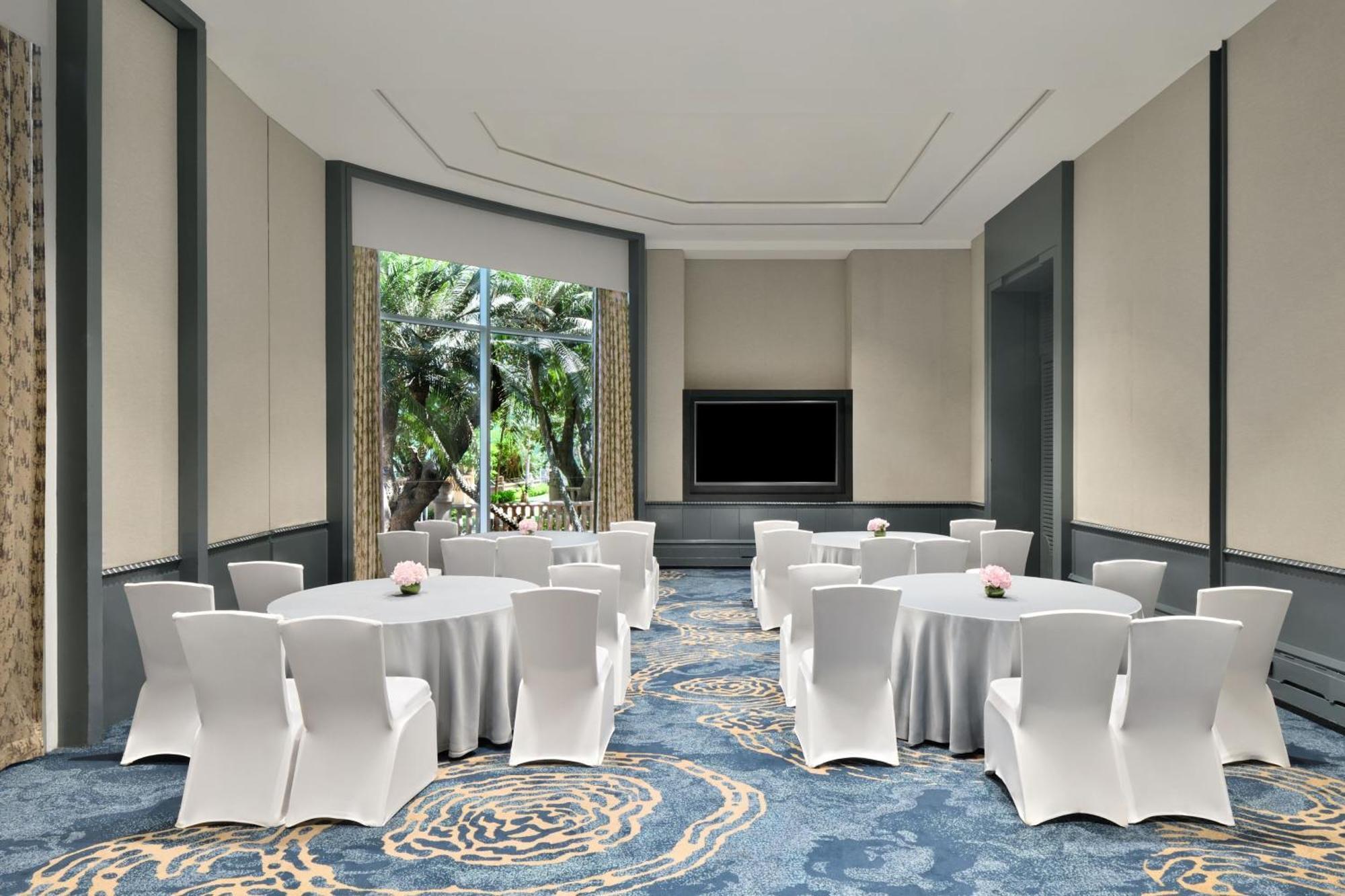 The Westin Mumbai Powai Lake Exterior photo