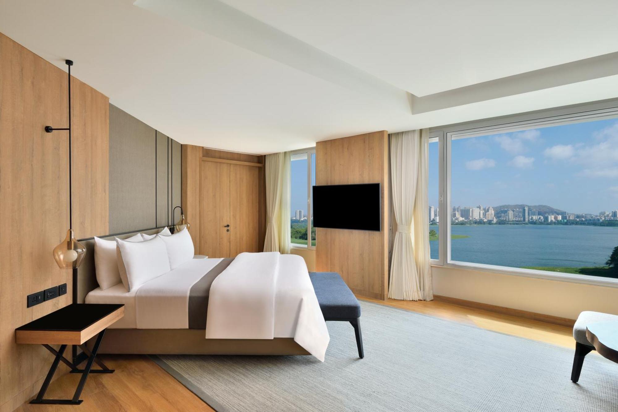 The Westin Mumbai Powai Lake Exterior photo