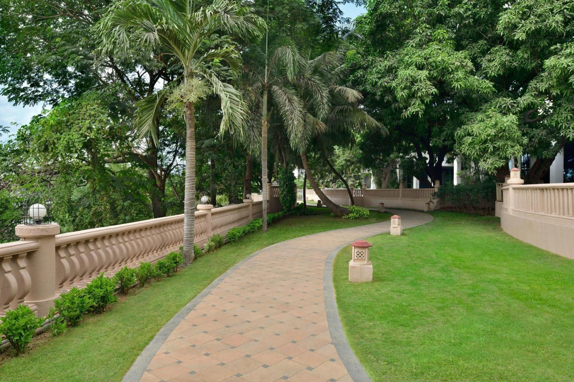 The Westin Mumbai Powai Lake Exterior photo