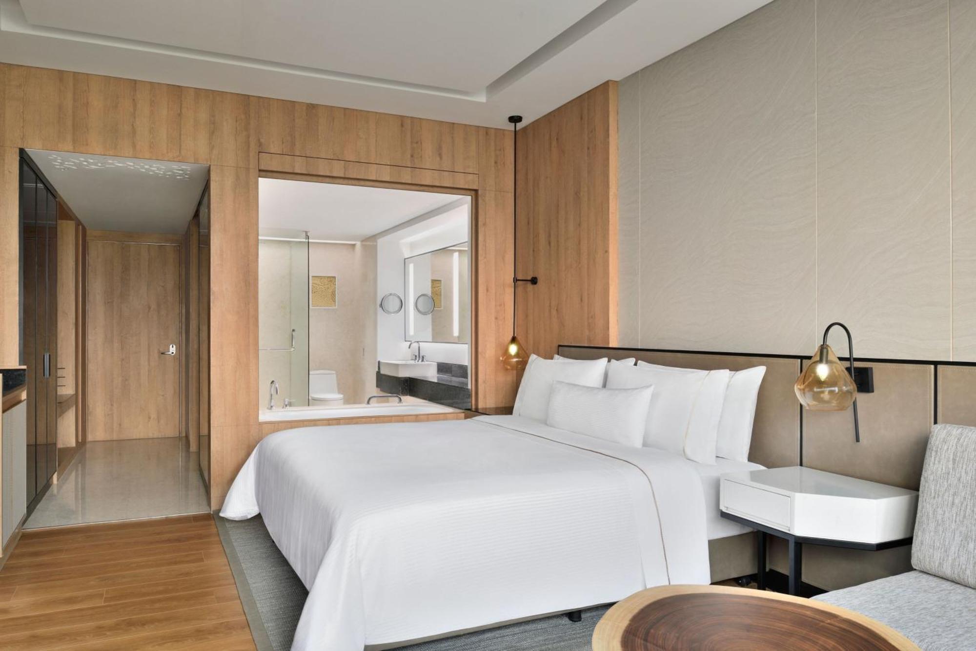 The Westin Mumbai Powai Lake Exterior photo