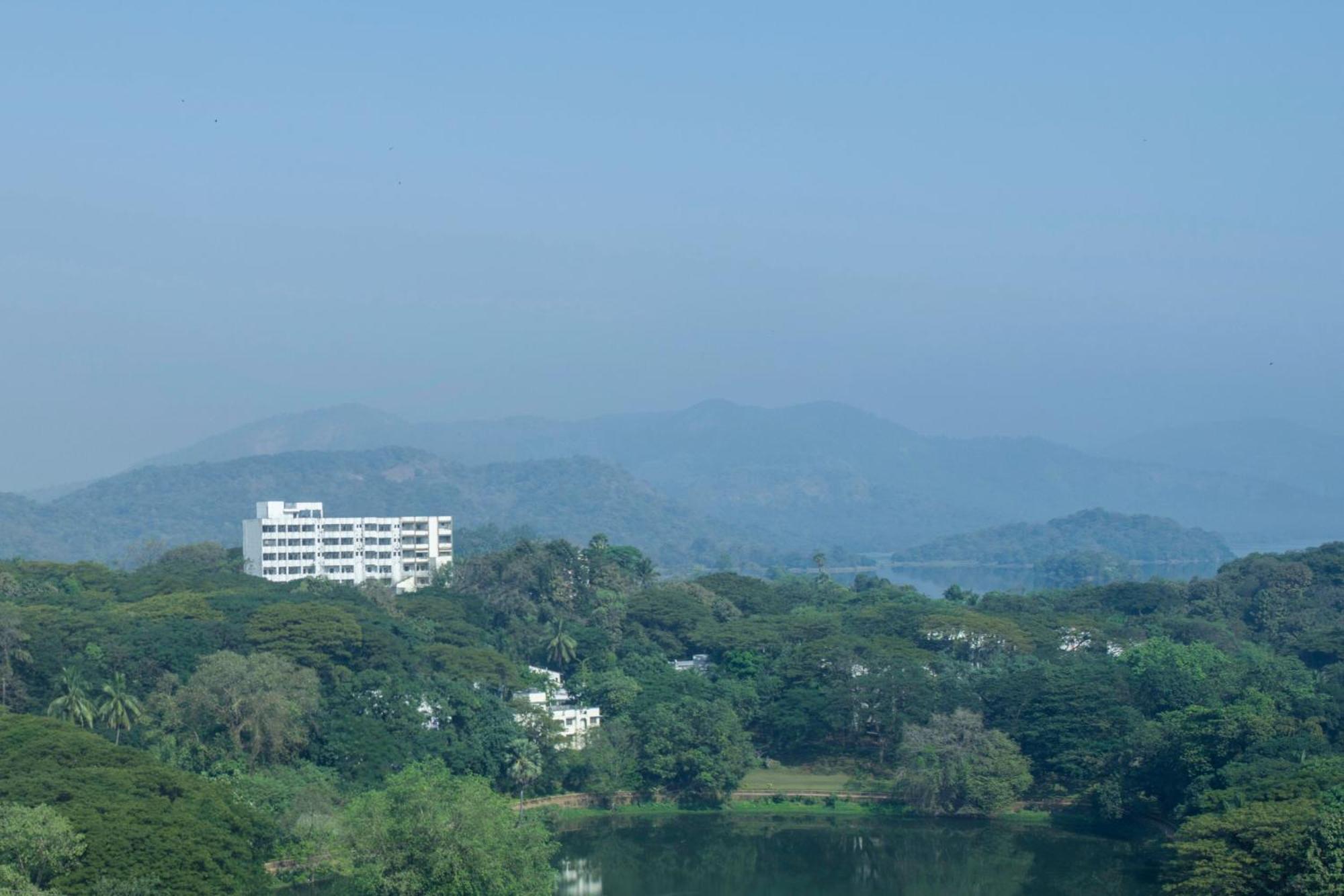 The Westin Mumbai Powai Lake Exterior photo