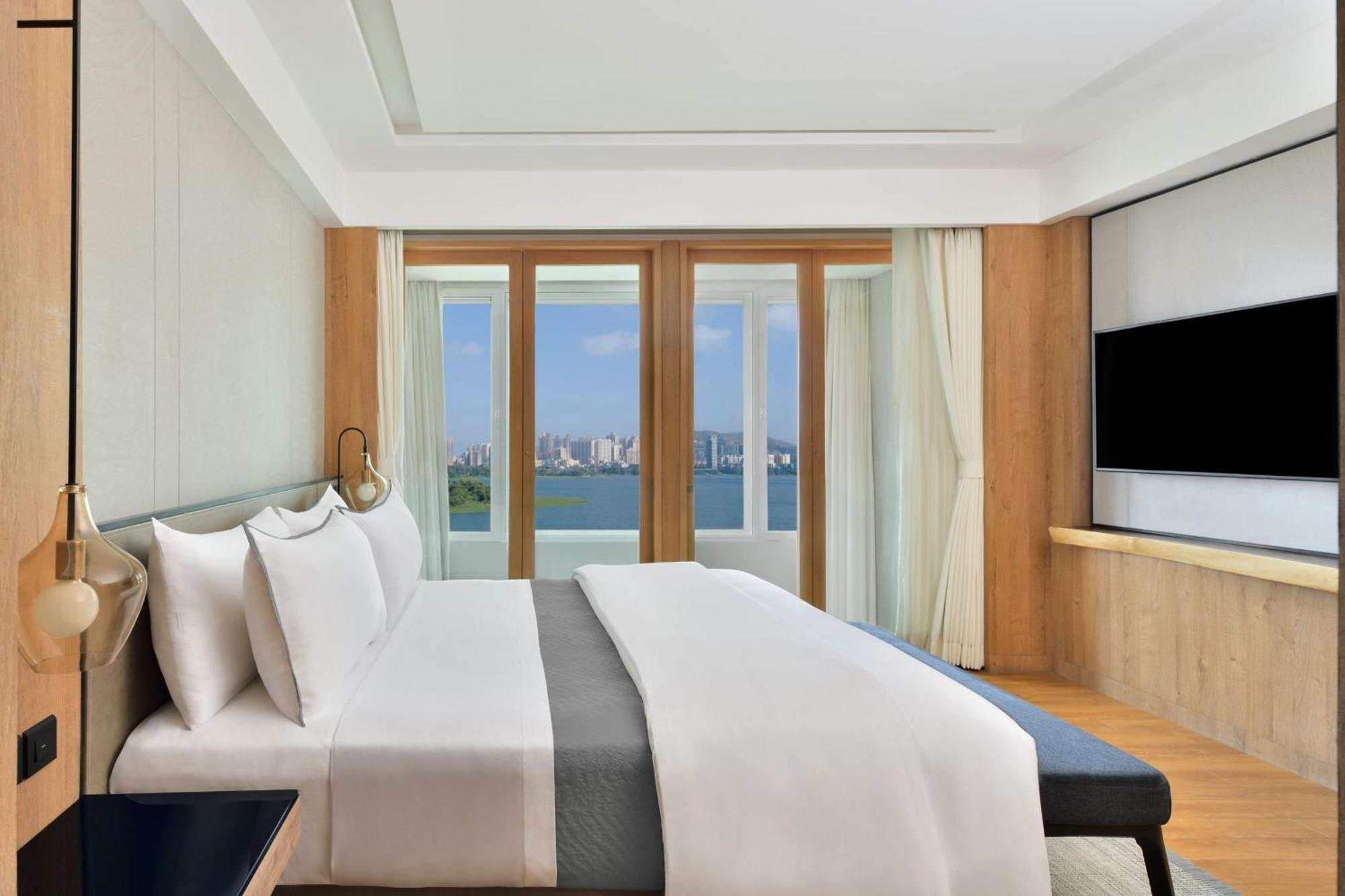 The Westin Mumbai Powai Lake Exterior photo